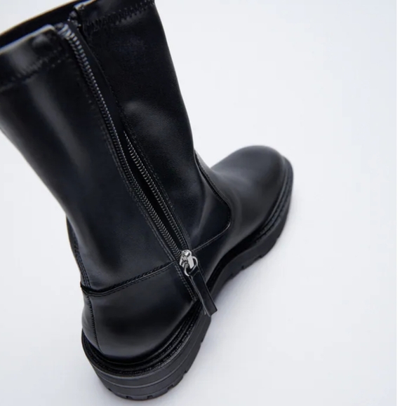 Zara low heeled lug sole black ankle boots Booties - Picture 9 of 15